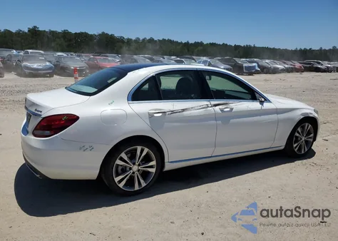 2015 Mercedes-Benz C 300 4Matic из США, поврежденный, VIN 55SWF4KB6FU030241